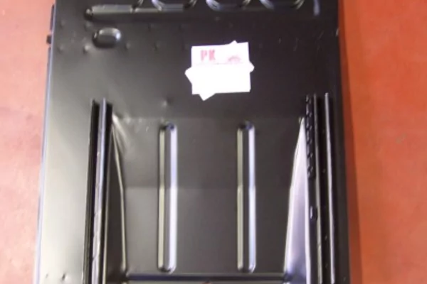 Bodemplaat links als origineel Fiat500 - Fiat126