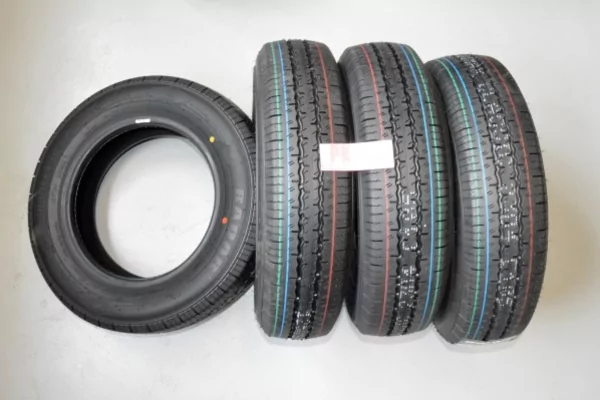 Set pneux Radar Dimax Classic 125/80R12 noir