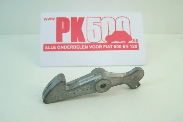 Crochet maintien capot Fiat500